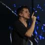 Charlie Puth Umbar Janji Manis di Konser Tadi Malam