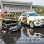 Mobil Suzuki Terbakar di Bandara Juanda, Mercy Mewah Ikut Gosong