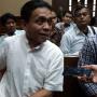 Sidang Perdana Dakwaan, Irwandi Yusuf Pakai Alat Bantu Dengar