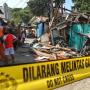 Detik-detik Crane Jatuh di Kali Item yang Menimpa Satu Keluarga
