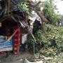 Detik-detik Angin Puting Beliung Hancurkan Ratusan Rumah Warga di Bogor