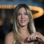 Galang Dana untuk Covid-19, Jennifer Aniston Lelang Potret Tanpa Busana