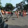Gedung Dibakar, Polsek Ciracas Lakukan Pelayanan Publik di Area Lapangan