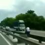 Pemuda Ini Naik Motor Lawan Arus di Tol, Bikin Panas Dingin