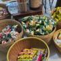 Nemu Bungkus Makanan Kotor, Warganet Takjub dengan Isinya