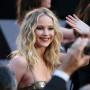 Kocak! Momen Jennifer Lawrence Mendadak Kembaran Baju dengan Sosok Ini