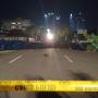 Jalan Ambles di Surabaya Jadi Tontonan Ratusan Warga