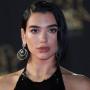 Cantik dan Berkharisma, Dua Lipa Jadi Brand Ambassador Parfum YSL