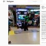 Tak Disangka, Driver Ojol ini Lihai Joget di Permainan Arcade