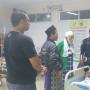 Ekspresi Ulama Kharismatik Ini Berubah Saat Tengok Korban Tsunami di Banten