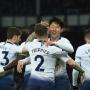 Kebaikan Hati Son Heung-min, Tutupi Kepala Maskot Tim dari Guyuran Hujan