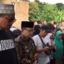 Warga Serbu Pemakaman Anak Aa Jimmy yang Jadi Korban Tsunami