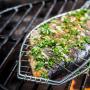 Viral Keluarga Ini Bakar Ikan Pakai Alat Tak Biasa, Publik: Sisca Kohl Kalah Telak