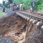 Sempat Terganggu Longsor, Jalur Kereta Api Bogor-Sukabumi Kembali Normal