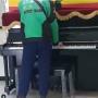 Aksi Driver Ojol Mainkan Piano Ini Bikin Baper Warganet