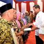 Berikan 3.023 Sertifikat, Jokowi ke Warga: Di DKI Ada Genting Bocor Enggak?