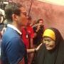 Korban Kebakaran Tambora Menangis Sambil Memeluk Sandiaga