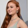 Sophie Turner Tuding Emilia Clarke Biang Kerok Gelas Kopi Game of Thrones