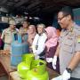 Polisi Bongkar Sindikat Pengoplos Gas Elpiji di Cipayung
