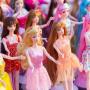 Perempuan Ini Habiskan Uang 1 Miliar untuk Koleksi Barang Bernuansa Barbie