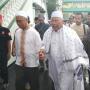 Mangkir dari Eksekusi, Buni Yani Menangis di Masjid Al Barkah