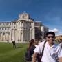 Viral, Lelaki Ini Iseng Traveling ke Italia Pakai Seragam SMA