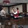 Hari Valentine, Augie Fantinus Kasih Surat Cinta di Ruang Sidang