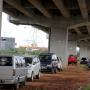 Parkir Sembarangan, Mobil Minivan Jadi Korban Vandalisme