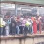 Penuh Sesak dan Bertarung Nyawa, Begini Perjuangan Naik Commuterline