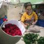 Sehari Jelang Valentine, Bagaimana Penjualan Bunga di Pasar Rawa Belong?