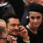 Kenakan Kaftan Rumbai, Cantiknya Katy Perry Pamer Baby Bump