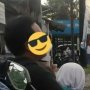 Lewat Pos Polisi, Pemotor Tak Pakai Helm ini Selow Abis