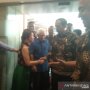 Jokowi Jenguk Ani Yudhoyono, Sampai di Singapura Disambut AHY