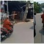 Kakek Ini Naik Motor Bawa Besi Siku Panjang, Bikin Cemas