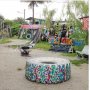 Mulia Sekali, Pasangan Ini Sulap Area Penuh Sampah Jadi Taman Bermain