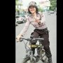 CEK FAKTA: Polwan Cantik Pose 2 Jari Dukung Prabowo - Sandiaga?