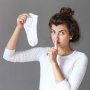 Terciduk Cebok Pakai Kaos Kaki, Perempuan Mengaku Punya Fobia Kuman