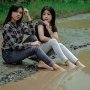 Kejadian Lagi, Anak Muda Protes Jalan Rusak Pakai Pemotretan Model Cantik