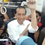 Langsung Pepet! 8 Jeritan Syok Anak Twitter Bertemu Jokowi di KRL