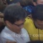 Sempat Ditolak Ormas, Rocky Gerung Nekat Datangi Kampus UMJ Pakai Ambulans