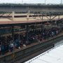 Commuter Line Terguling, Penumpang Menumpuk di Stasiun Tanah Abang