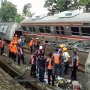 KRL Anjlok, 17 Penumpang Dievakuasi ke Rumah Sakit