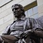 Fakta Patung Ikonik di University Harvard Bikin Tercengang, Harus Tau Nih!