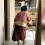 Anak Pindah Rumah Tak Mengabari, Nenek Pulang Jalan Kaki Kehabisan Ongkos