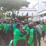 Ribuan Pengemudi Ojek dan Taksi Online Gelar Aksi di Grahadi