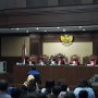 Bantu Pelarian Buronan KPK, Lucas Divonis 7 Tahun Penjara