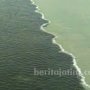 Heboh, Warna Air Laut Ini Terbelah Dua