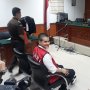 Gara-gara Rompi, Steve Emmanuel Ditegur Hakim