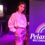 Ghea Youbi Pamer Pusar Seksi, Kancing Celana yang Terbuka Jadi Sorotan