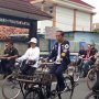 Naik sepeda Ontel, Jokowi - Iriana Hadiri Deklarasi Alumni Jogja